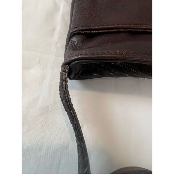T. Nobile made in Italy brown leather crossbody bag with zipper closure and adju - Picture 4 of 7